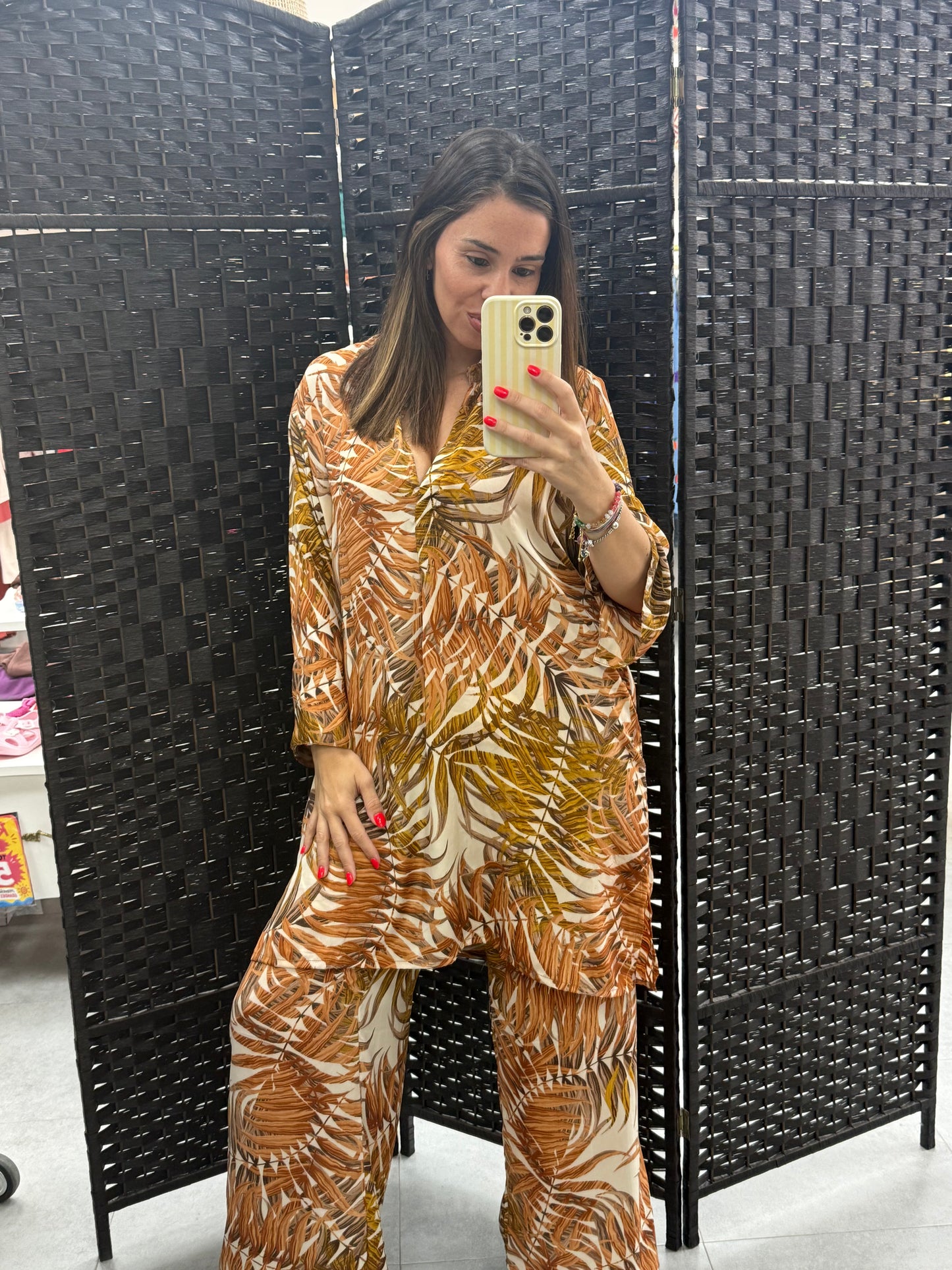 KURTAN CUELLO CAMISERO HOJAS TEJAS