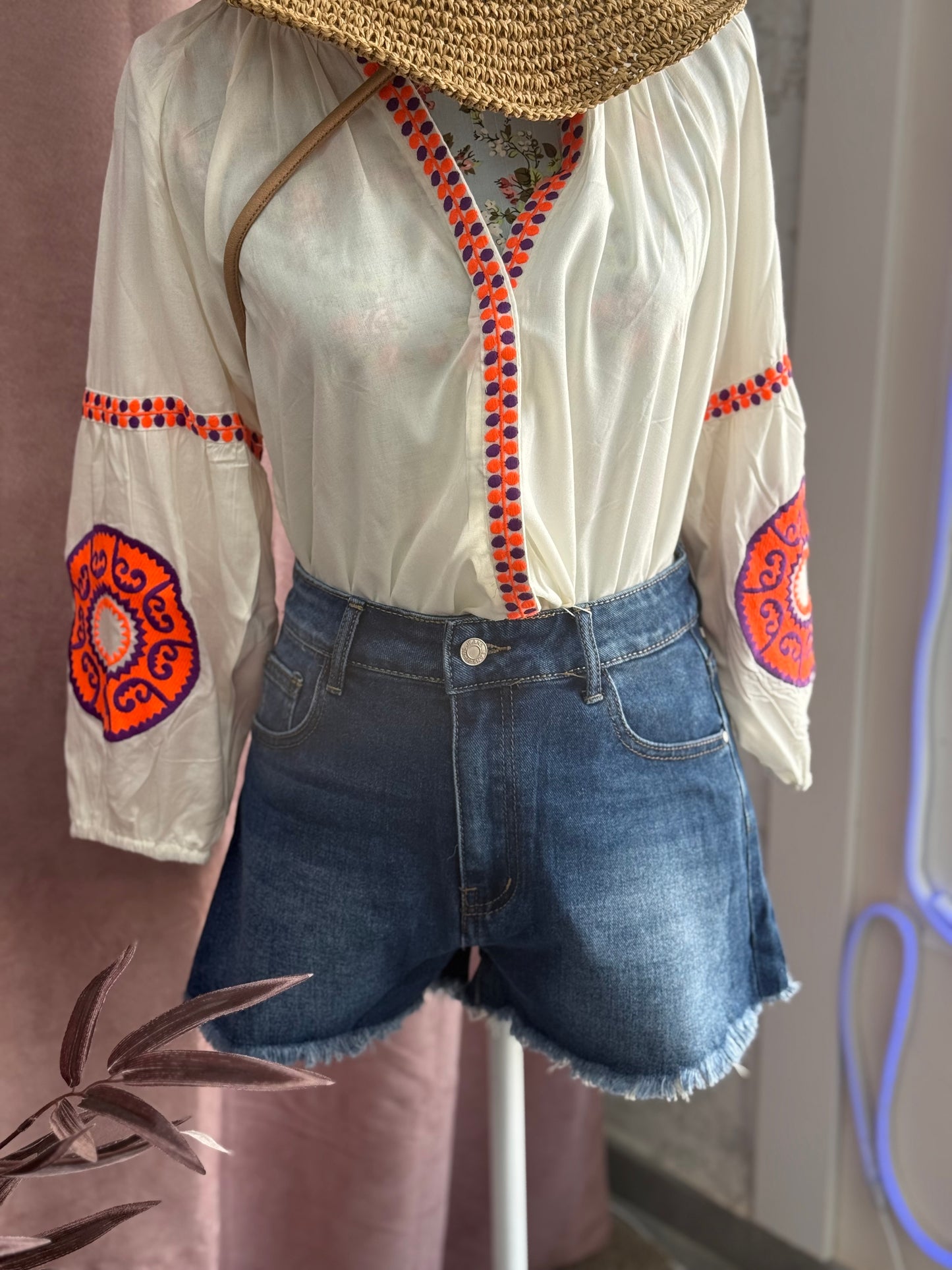 PANTALÓN VAQUERO CORTO