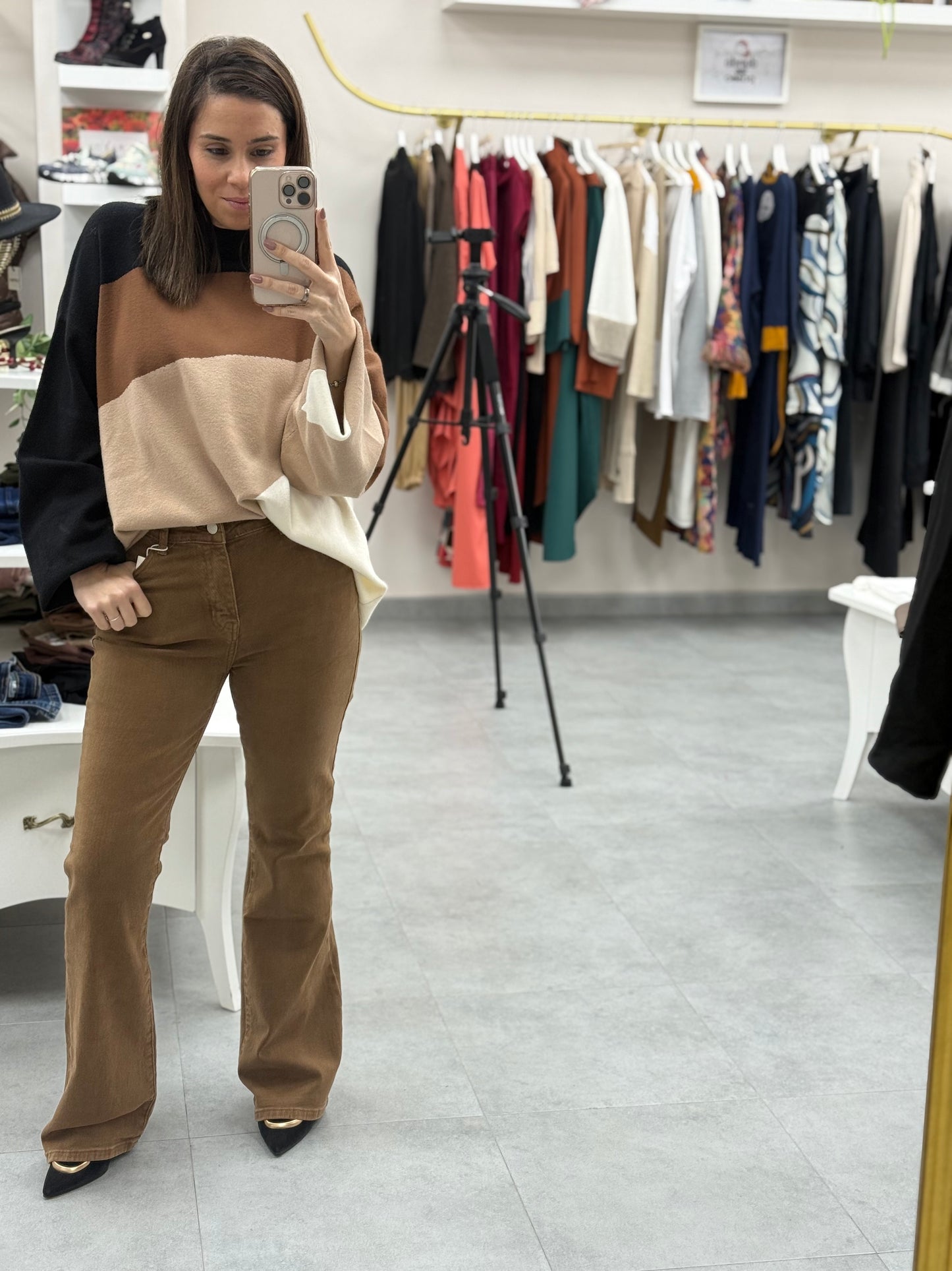 PANTALON VAQUERO ELASTICO COLOR MARRON