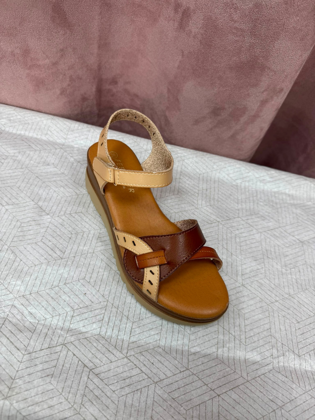 SANDALIA DOBLE SUELA CUERO