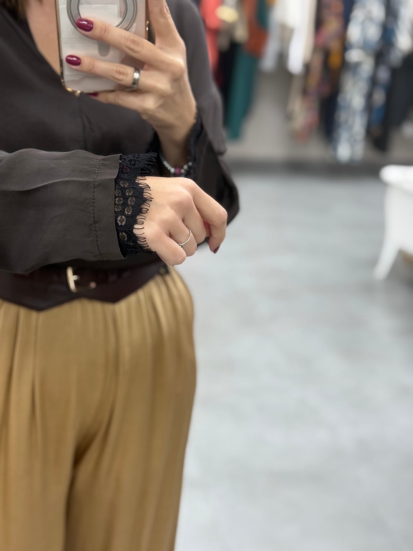 CAMISA ENCAJE MANGA CUELLO PICO SATEN