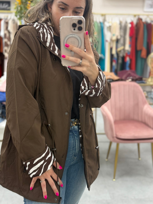 PARKA MARRÓN CEBRA REVERSIBLE