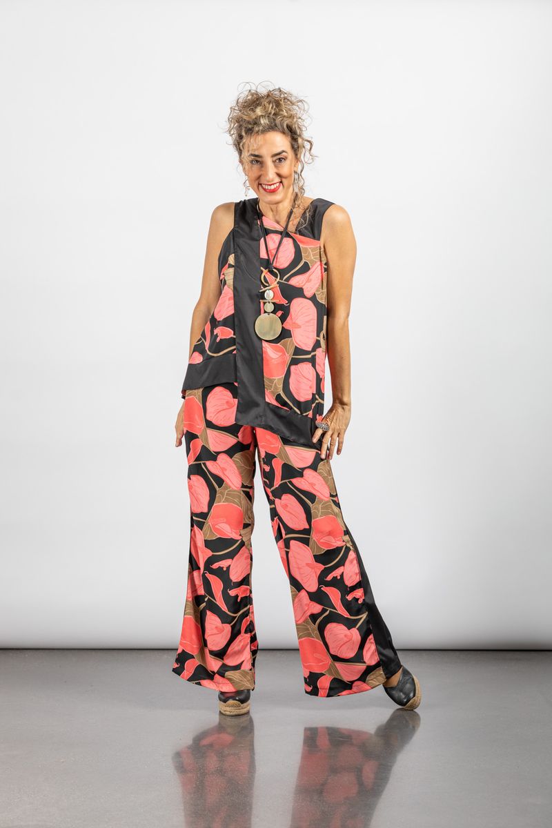 TOP LISO CON MANGA BARNS NEGRO OKEEFFE